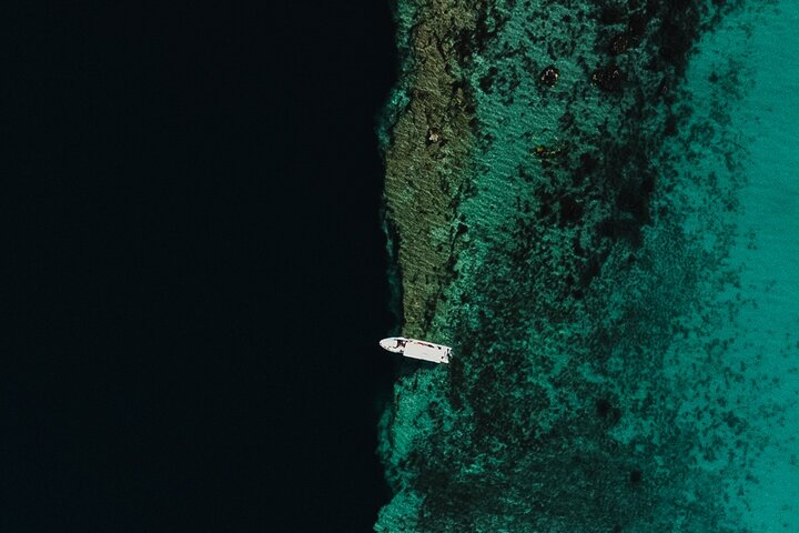 Tour en barco por la laguna de Bacalar con barra libre y aperitivos