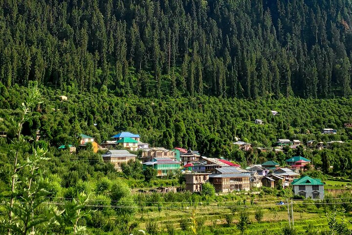 Tour Himachal de lujo de 3 días : Ex-Delhi a Jibhi & Tirthan Valley