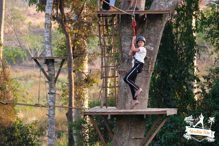 Fandee Treetop Adventure Park – Seilrutschen und Seilbrücken in Tad Lo
