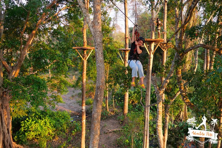 Fandee Treetop Adventure Park – Seilrutschen und Seilbrücken in Tad Lo