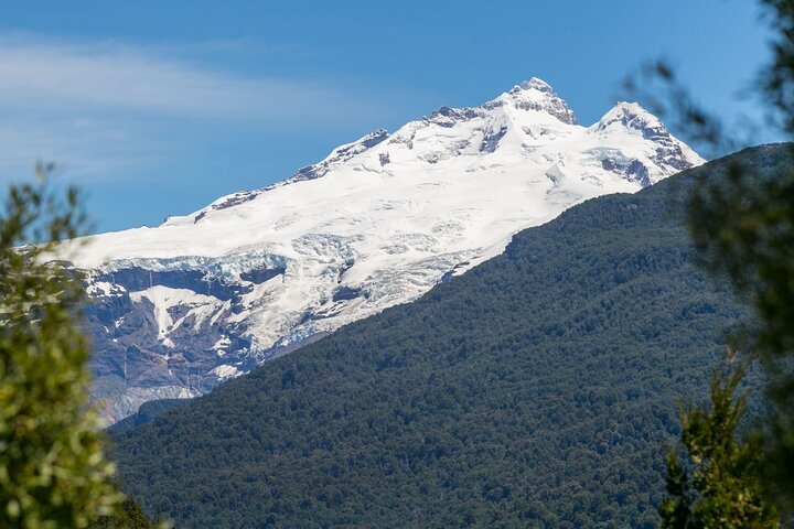 Full Day Cerro Tronador: Nieves Eternas y Glaciares Colgantes