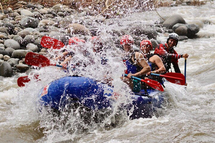 Rio Sarapiqui, Costa Rica Rafting Tour Aventura