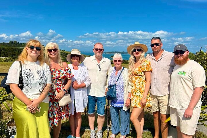 Auckland: Waiheke Island Seafront lunsj og premium vin tur