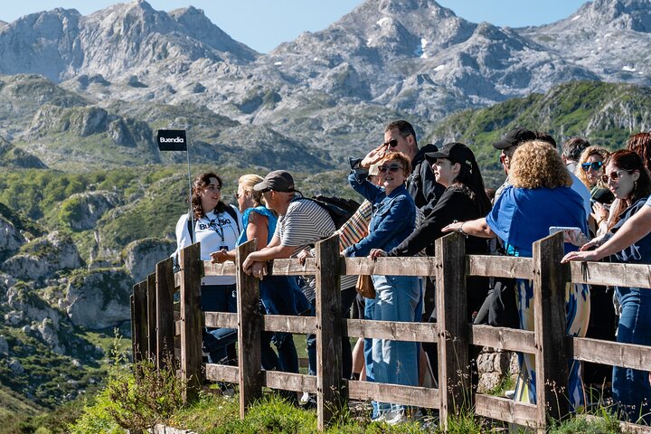 Tour zu den Seen von Covadonga, Cangas de Onís und Lastres von Oviedo aus