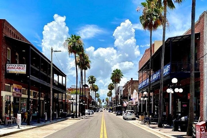 Tampa Food Tour avec 5 dégustations de plats locaux préférés Classiques