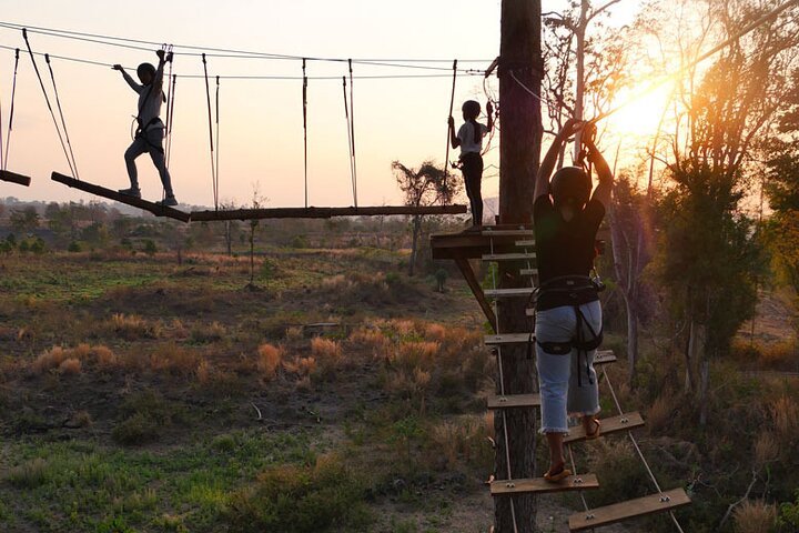 Fandee Treetop Adventure Park – Seilrutschen und Seilbrücken in Tad Lo