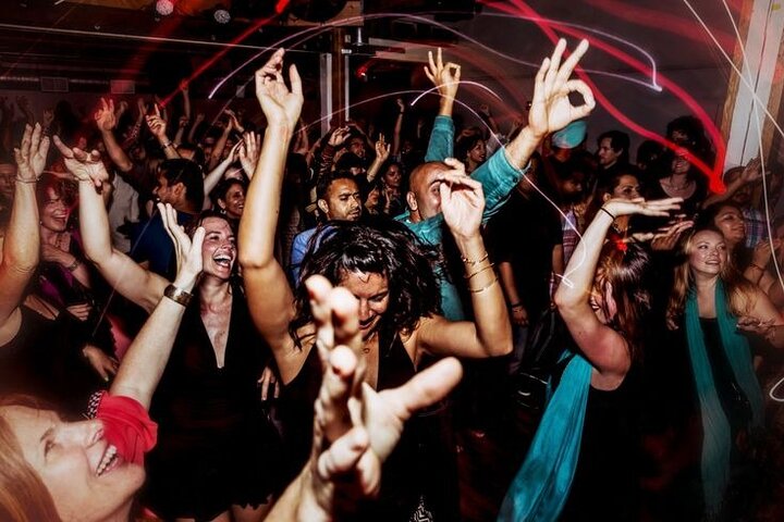 Tour de Rumba en Yate por la Bahia en San Andres con Barra Libre