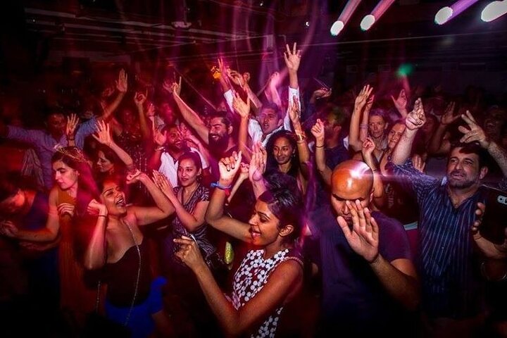 Tour de Rumba en Yate por la Bahia en San Andres con Barra Libre
