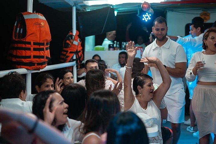 White Party Tour i San Andrés med buffémiddag och öppen bar
