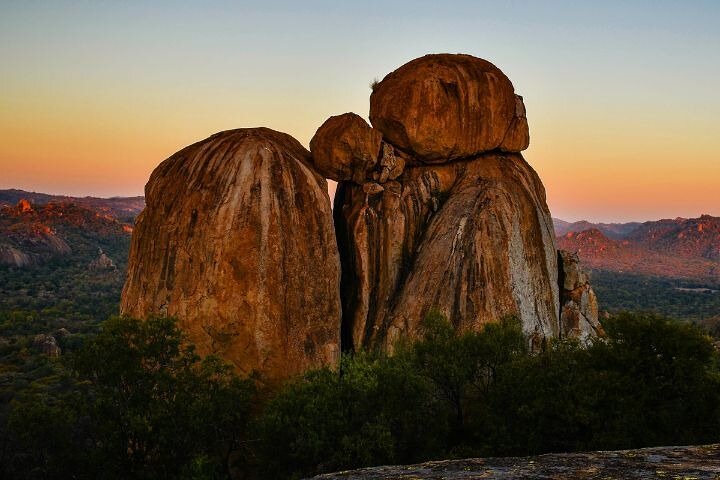 Rastreo de rinocerontes de Matobo y arte rupestre desde Bulawayo