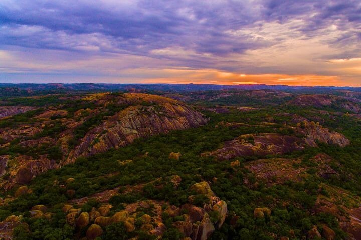 Rastreo de rinocerontes de Matobo y arte rupestre desde Bulawayo