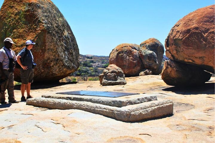Rastreo de rinocerontes de Matobo y arte rupestre desde Bulawayo