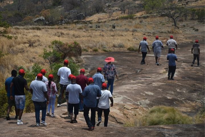 Rastreo de rinocerontes de Matobo y arte rupestre desde Bulawayo