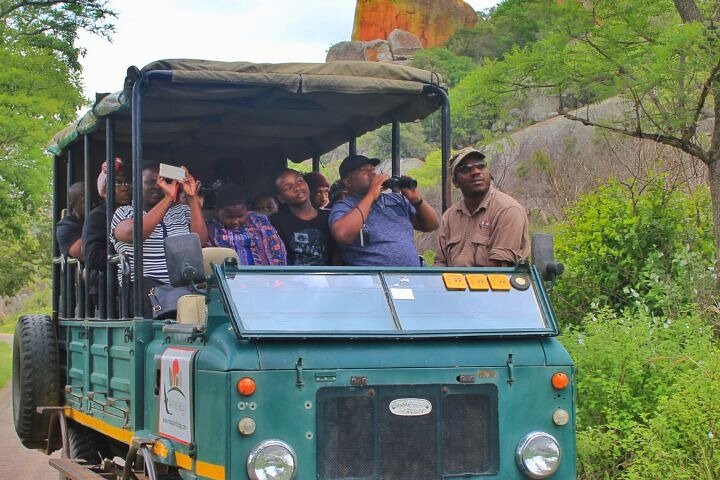 Rastreo de rinocerontes de Matobo y arte rupestre desde Bulawayo