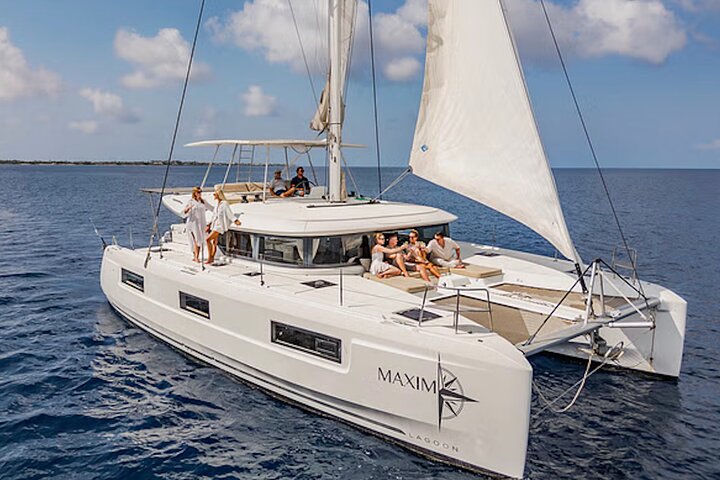 Gedeelde zeil- en snorkelcatamarantour in Caribisch Nederland
