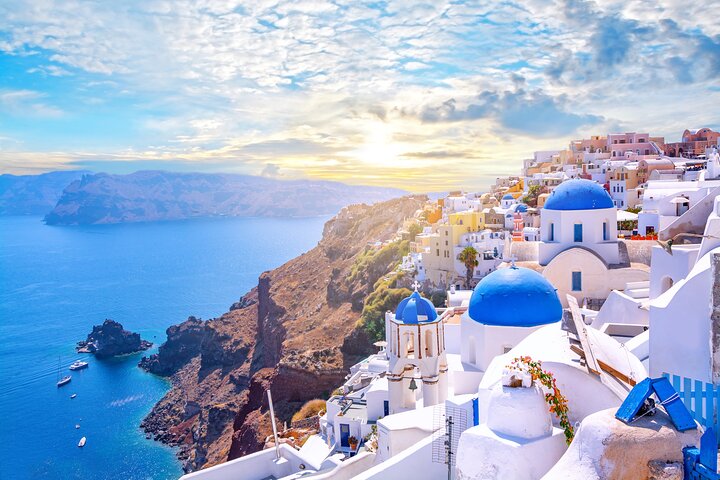 Santorini voor cruiseschepen: Vermijd kabelbaan lijnen en drukte!
