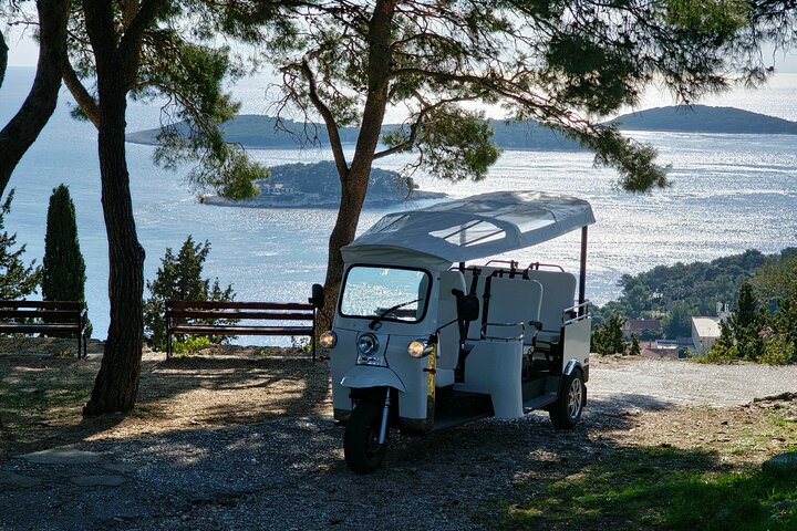 Hvar Lavenderfelt, Stenbyer og naturskjønne utsikter av eTuk Tuk