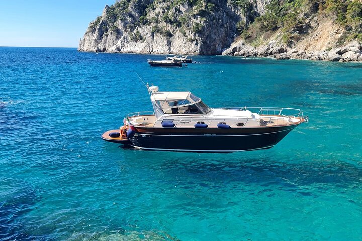 Positano & Amalfikusten Dagstur med båt i liten grupp från Sorrento