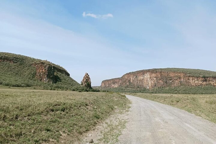 Excursión de un día al parque nacional Hells Gate y paseo en barco por el lago Naivasha