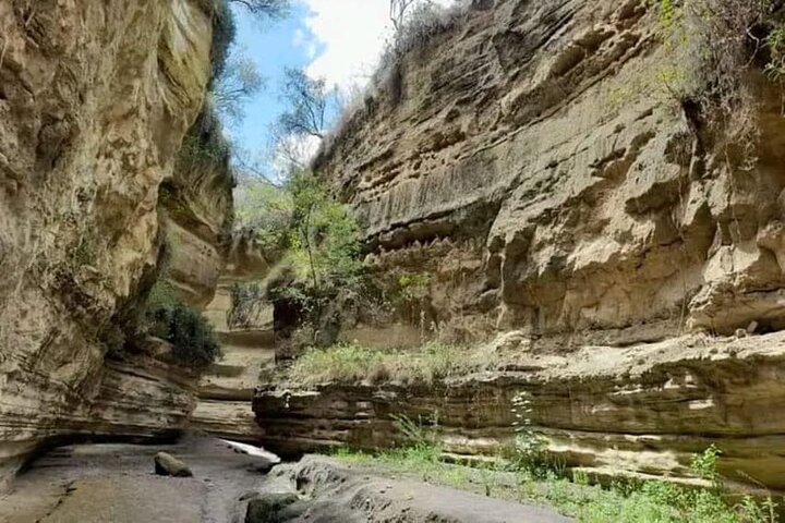 Excursión de un día al parque nacional Hells Gate y paseo en barco por el lago Naivasha