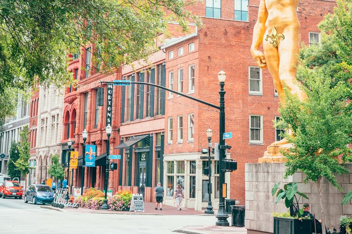 Louisville Legends: tour gastronomico e storico di 3 ore a Whiskey Row