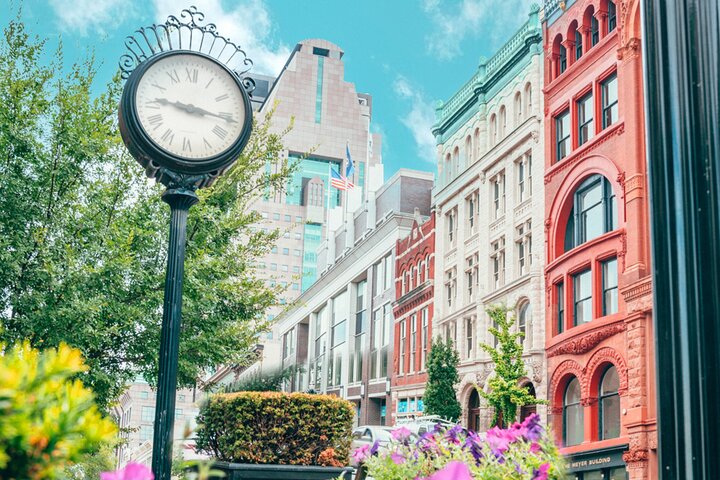 Louisville Legends: tour gastronomico e storico di 3 ore a Whiskey Row