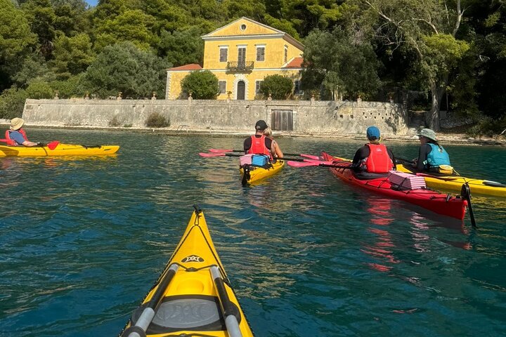 Tour en kayak de Lefkada, Skorpios et Madouri - Balade entre îles avec déjeuner