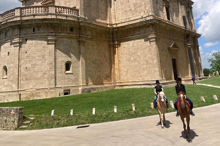 Passeio a cavalo pelos vinhedos em Montepulciano, Toscana