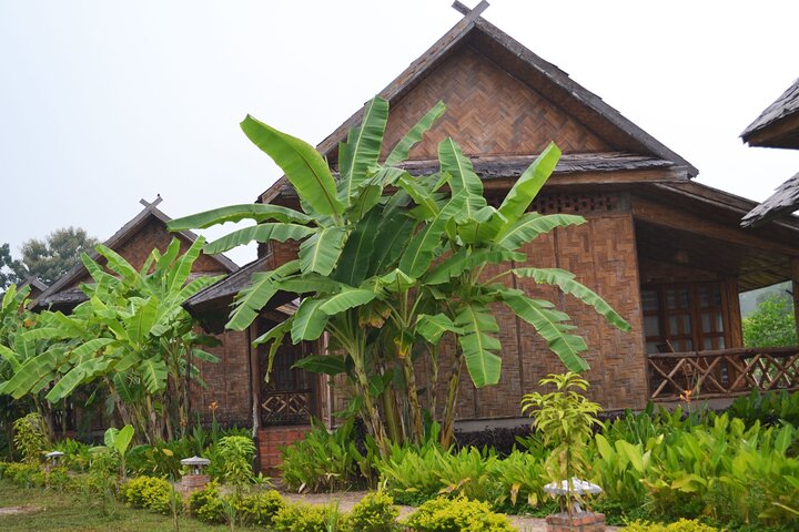 Bungalower och bambu spår: A 4 - Day Luang Namtha Cultural Retreat