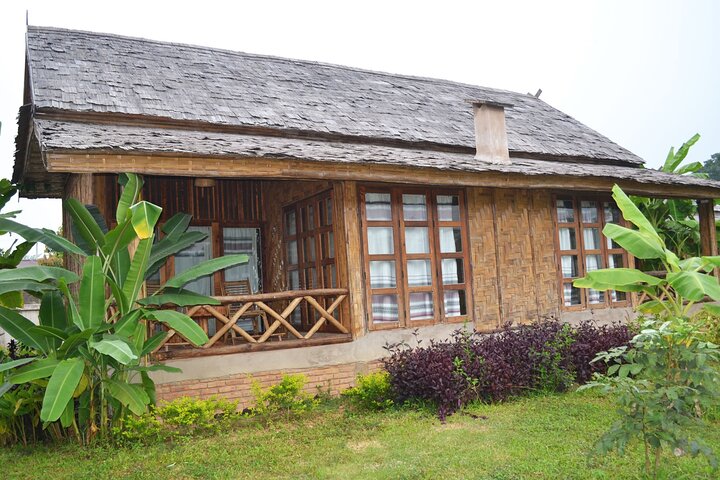 Bungalower och bambu spår: A 4 - Day Luang Namtha Cultural Retreat