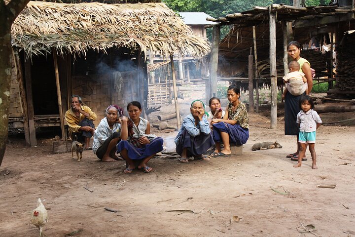 Bungalower och bambu spår: A 4 - Day Luang Namtha Cultural Retreat