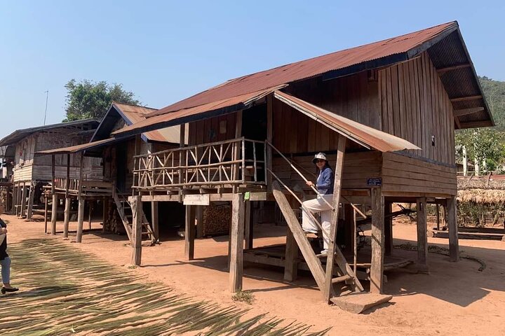 Bungalower och bambu spår: A 4 - Day Luang Namtha Cultural Retreat