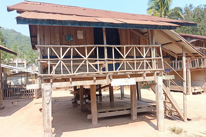 Bungalower och bambu spår: A 4 - Day Luang Namtha Cultural Retreat