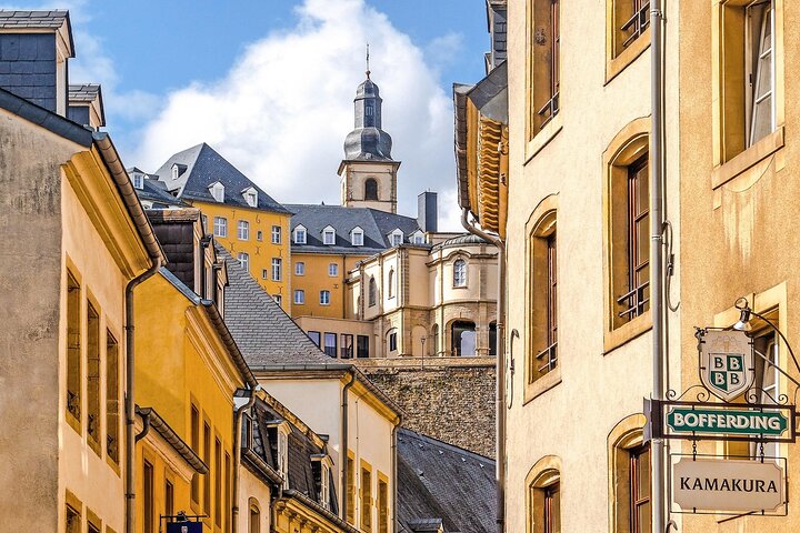 Luxembourg: Private Walking Tour with Local Guide
