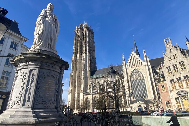 Entfliehen Sie der Stadt Mechelen Stadtspaziergang mit Rätseln