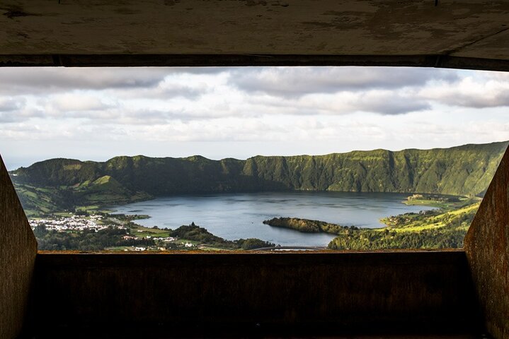 Descubra São Miguel: Full Day Fogo y Sete Cidades con almuerzo