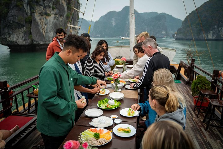Lan Ha Bay 3 dagar 2 nätter Cykling, kajakpaddling, kryssning och bungalow