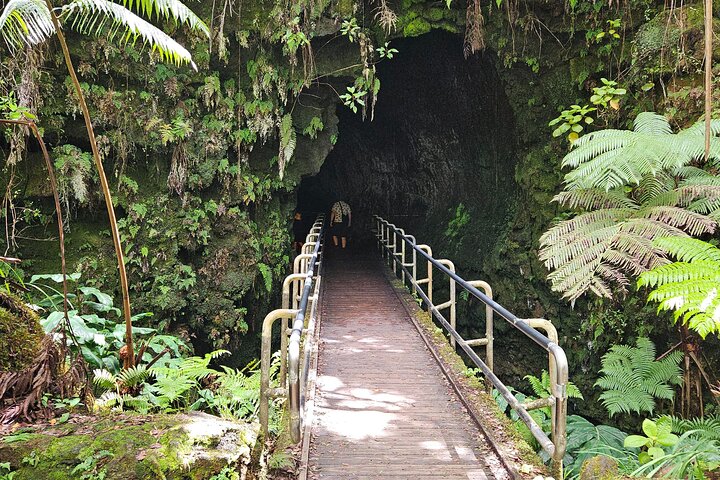 Excursão de um dia pelos vulcões, cachoeiras, praias e destaques de Hilo