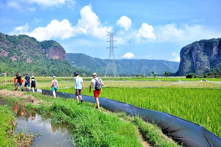 Padang West Sumatra 9 - Tour privato di un giorno + Mentawai