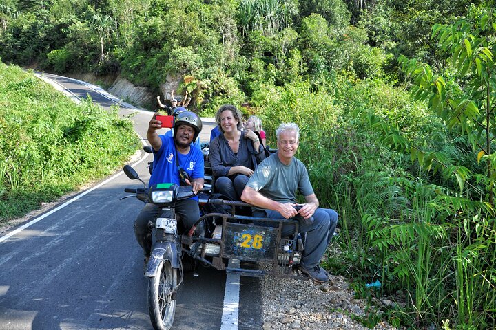 Padang West Sumatra 9 - Tour privato di un giorno + Mentawai