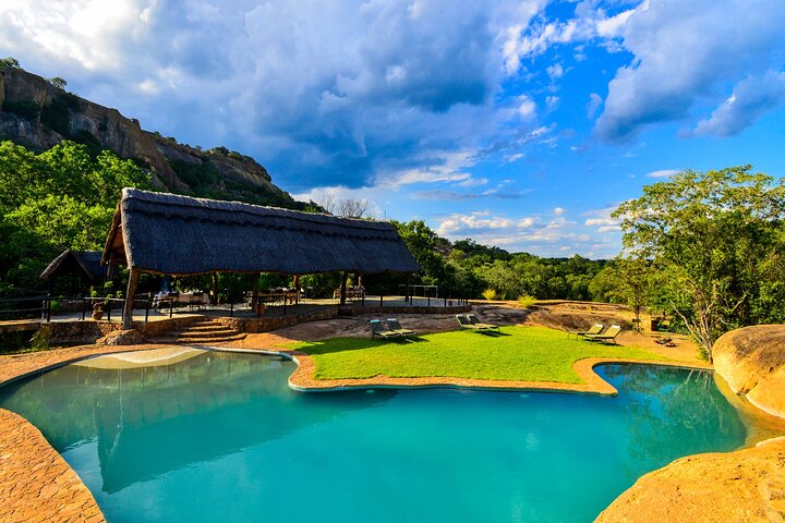 Rastreo de rinocerontes de Matobo y arte rupestre desde Bulawayo