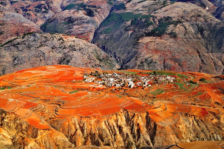 Tour privado de esplendor otoñal de la tierra roja de Dongchuan