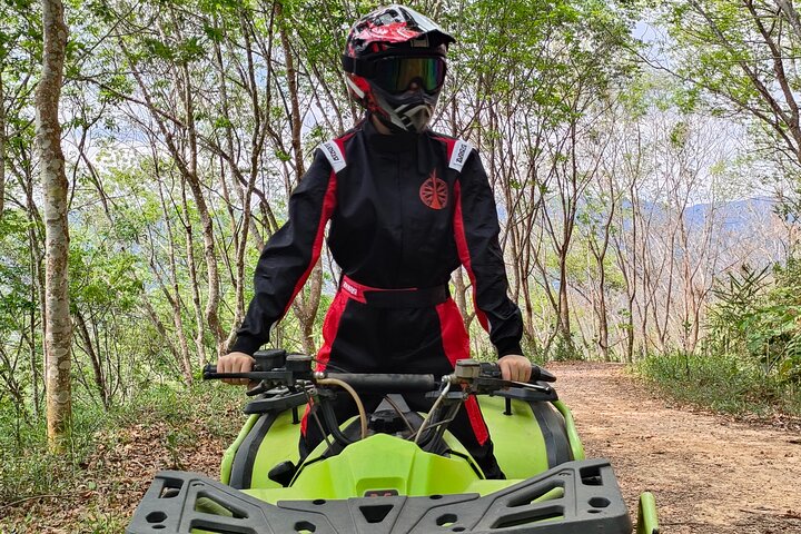 Tour privato in ATV di montagna della Cina con trasporto