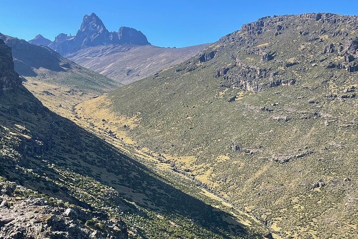Avventura di trekking privato di 5 giorni sul Monte Kenya da Nairobi