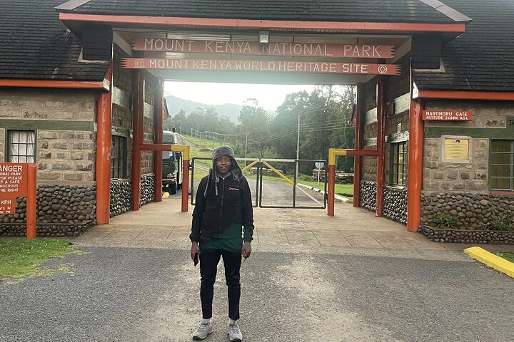 Avventura di trekking privato di 5 giorni sul Monte Kenya da Nairobi