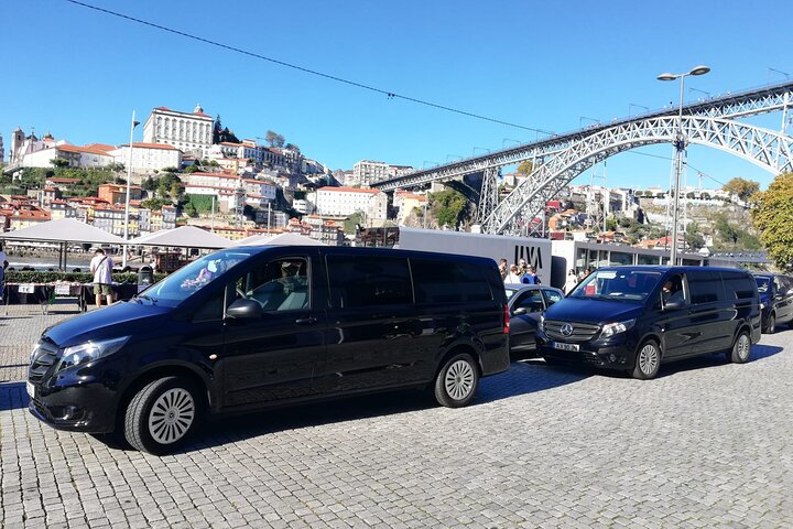 Servicio de Traslado Privado de Llegada o Salida del Aeropuerto de Oporto