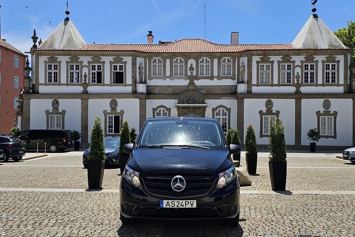 Servicio de Traslado Privado de Llegada o Salida del Aeropuerto de Oporto