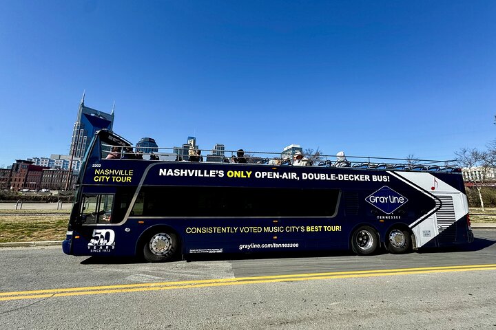 Excursão turística pela cidade de Nashville no ônibus de dois andares