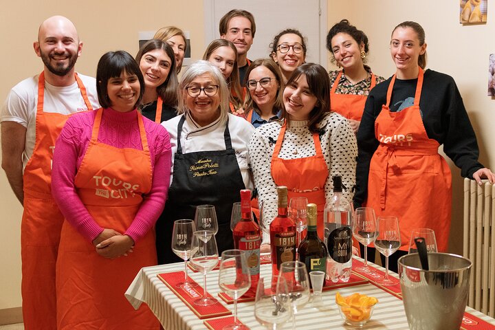 Clase de cocina local de pasta de Bolonia, Ragu, Spritz, vino y gelato
