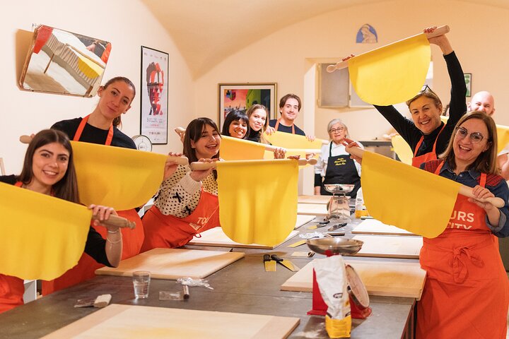 Clase de cocina local de pasta de Bolonia, Ragu, Spritz, vino y gelato